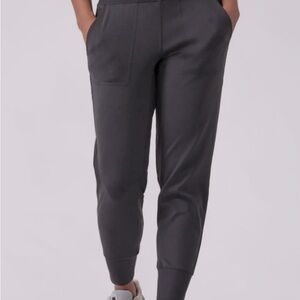 Athleta venice mid-rise joggers size L - black